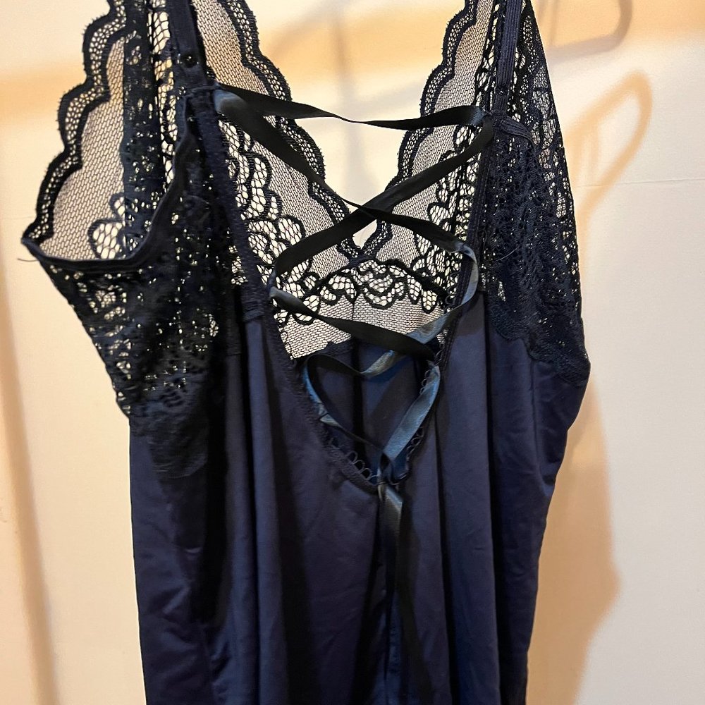 Women's black chemise with garters